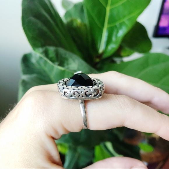 Vintage 925 silver and onyx ring size 7 3/4 - Picture 2 of 11